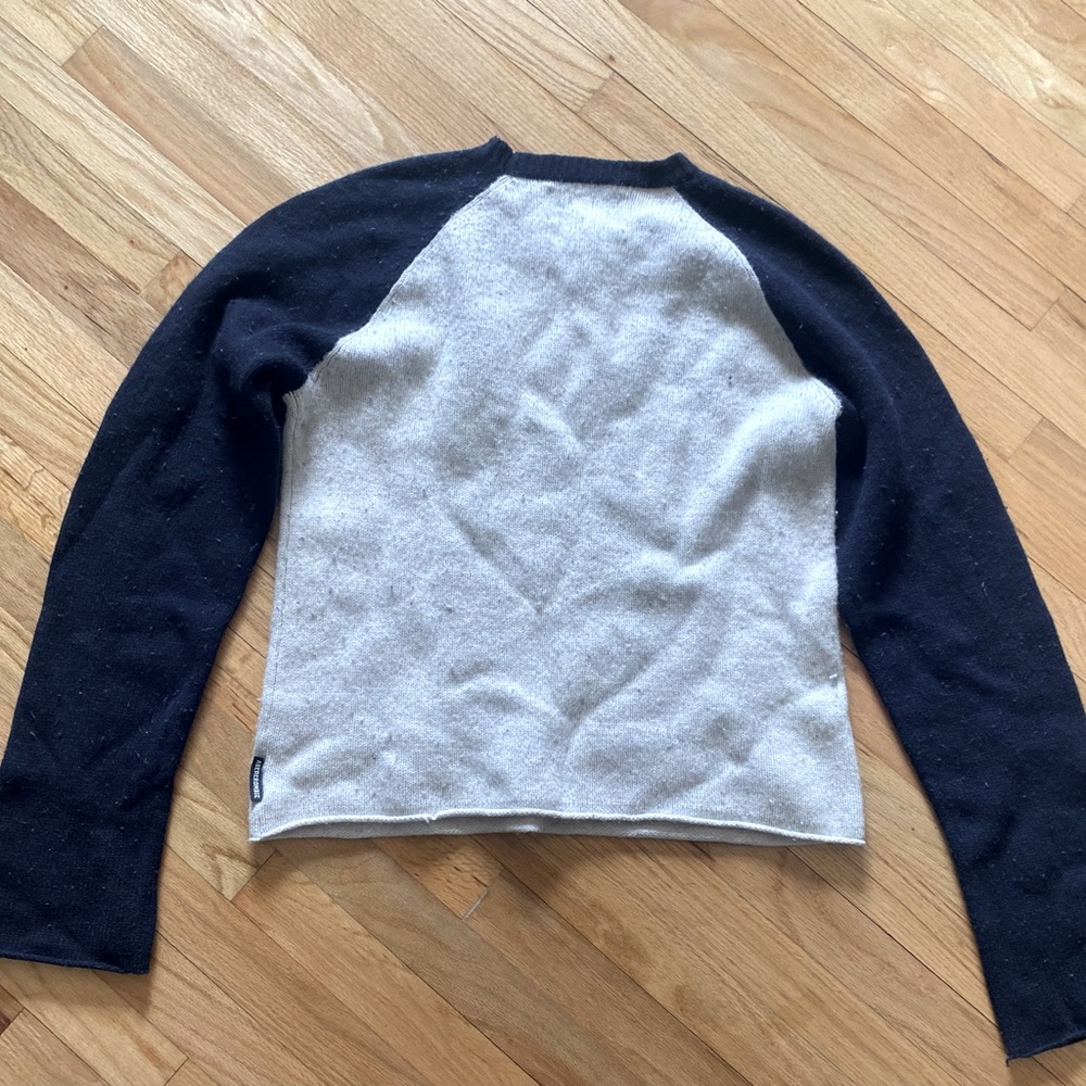 Doesn’t fit me anymore, haven’t worn since the 90’s.